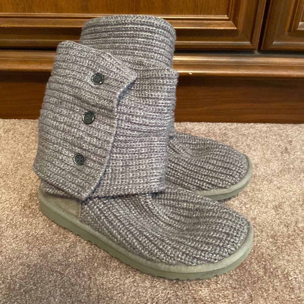 Ugh Australia size 9 gray Classic Cardy boots